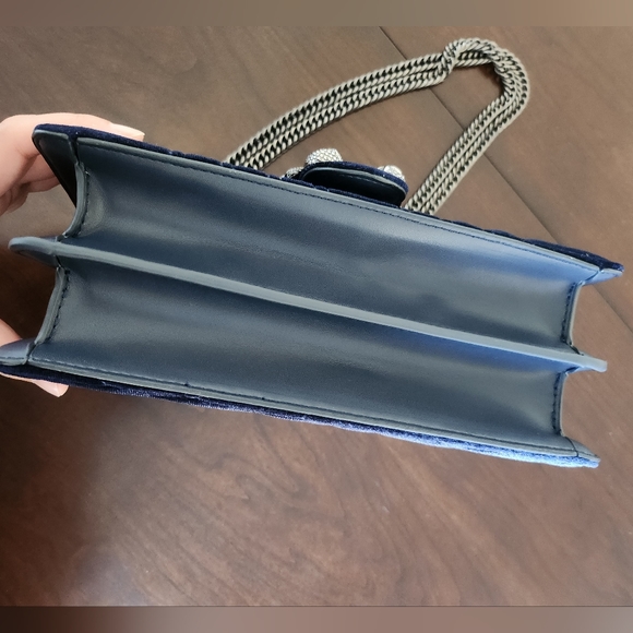 Beautiful Handbag - Picture 4 of 9